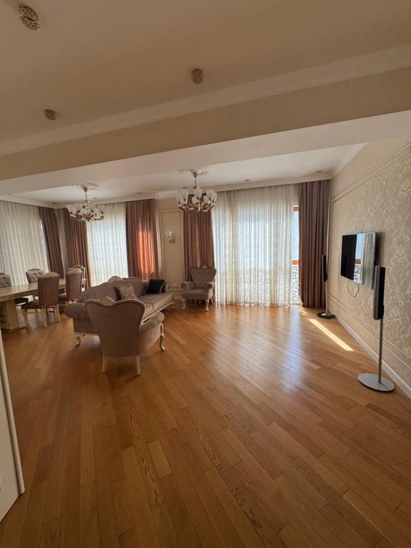 Kings Suite, Baku
