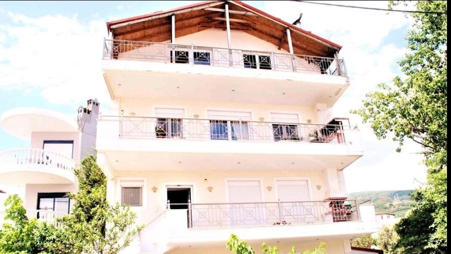 Sweet Home, Platamonas