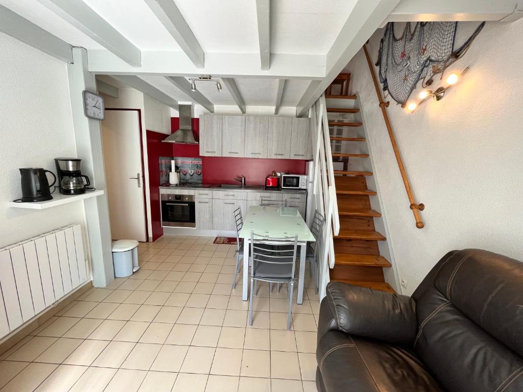 Belle maison de vacances semi climatisée, clôturée, véranda, 6 couchages, résidence LE VILLAGE DE LA MER LRVM93 - 3