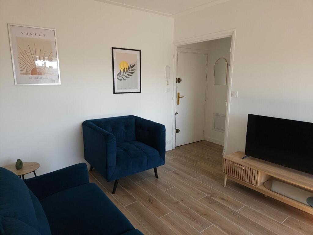 Beau studio, Le Lérins Centre Juan-les-Pins , 150m des plages, Antibes