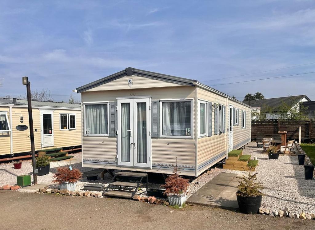 2 Bedroom Caravan Located in Uddingston, Glasgow at Maryville Caravan Site, Uddingston