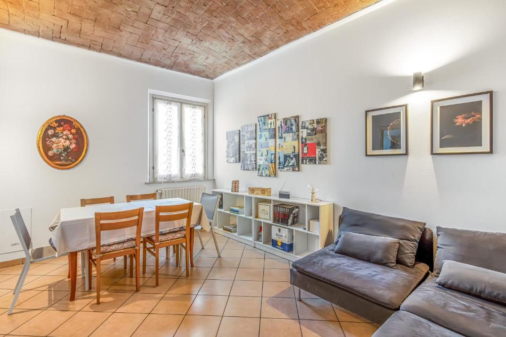 GuestHost - Cozy Flat X4 in a Historic Silk Mill, Modena