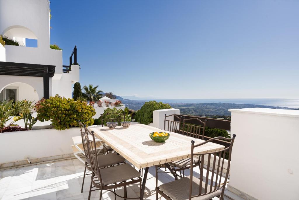 Mairena 23 - Apartment with the best views one can, Ojén