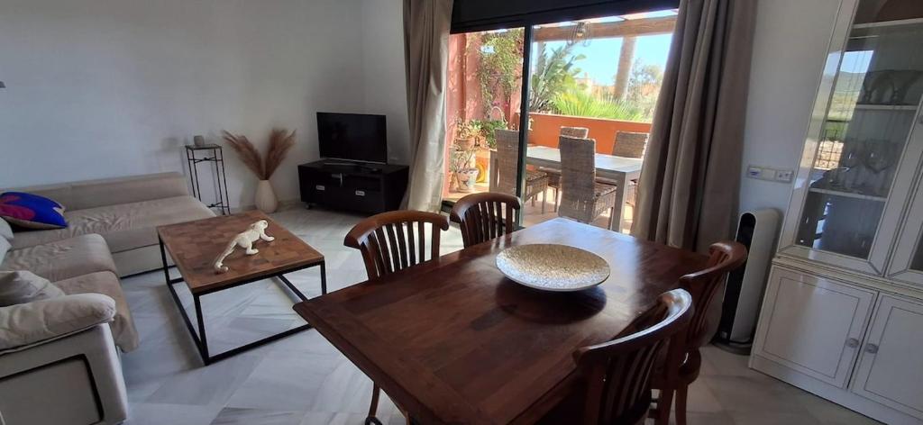 Seaview 2 Beds, La Colina Duquesa - 5