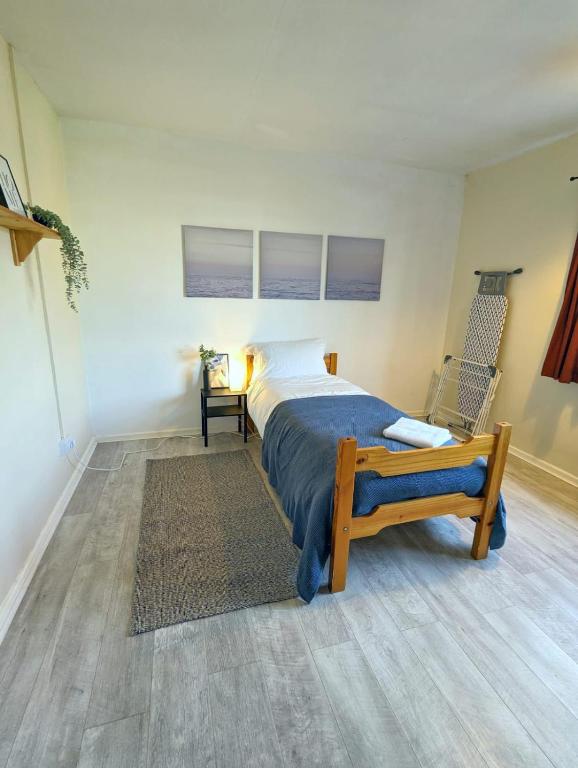 Professional 3-bed flat, Colchester
