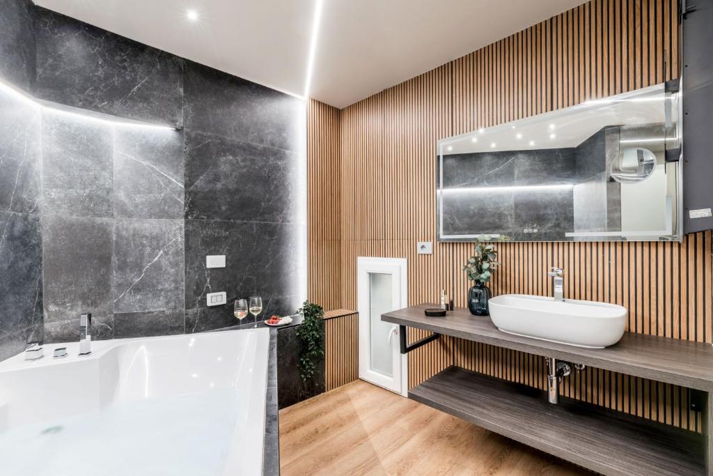 The Best Rent - Atmosphere and romance: one-bedroom apartment just steps from the Colosseum - 3