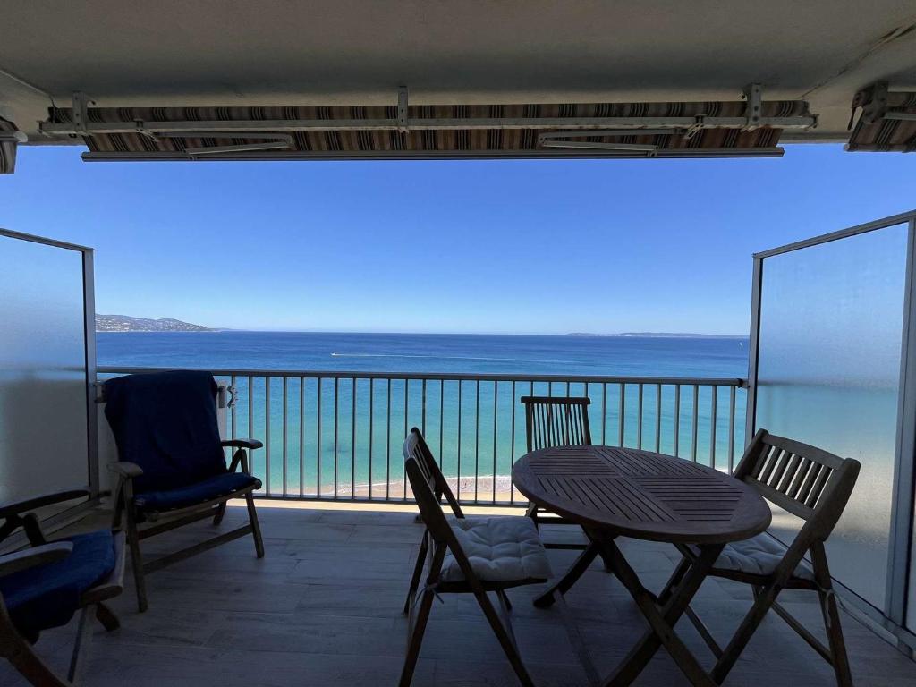 Appartement T2 au Lavandou avec Parking et Vue Imprenable - FR-1-308-82 - 5