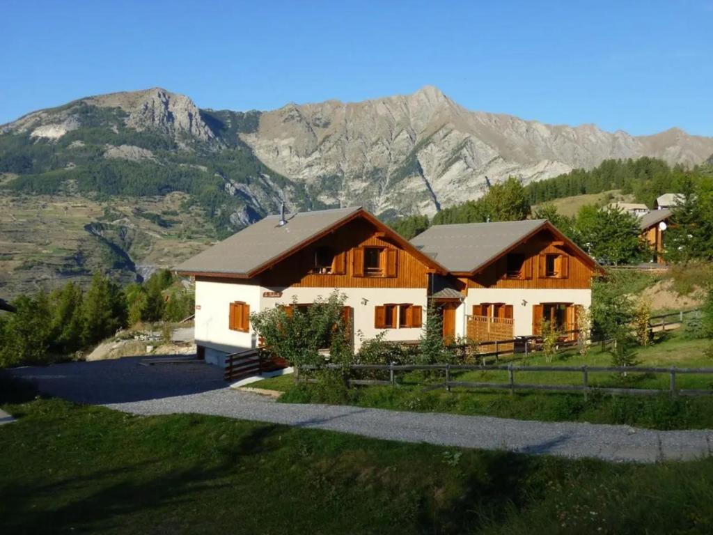 Deux grands chalets communicants, Les Orres