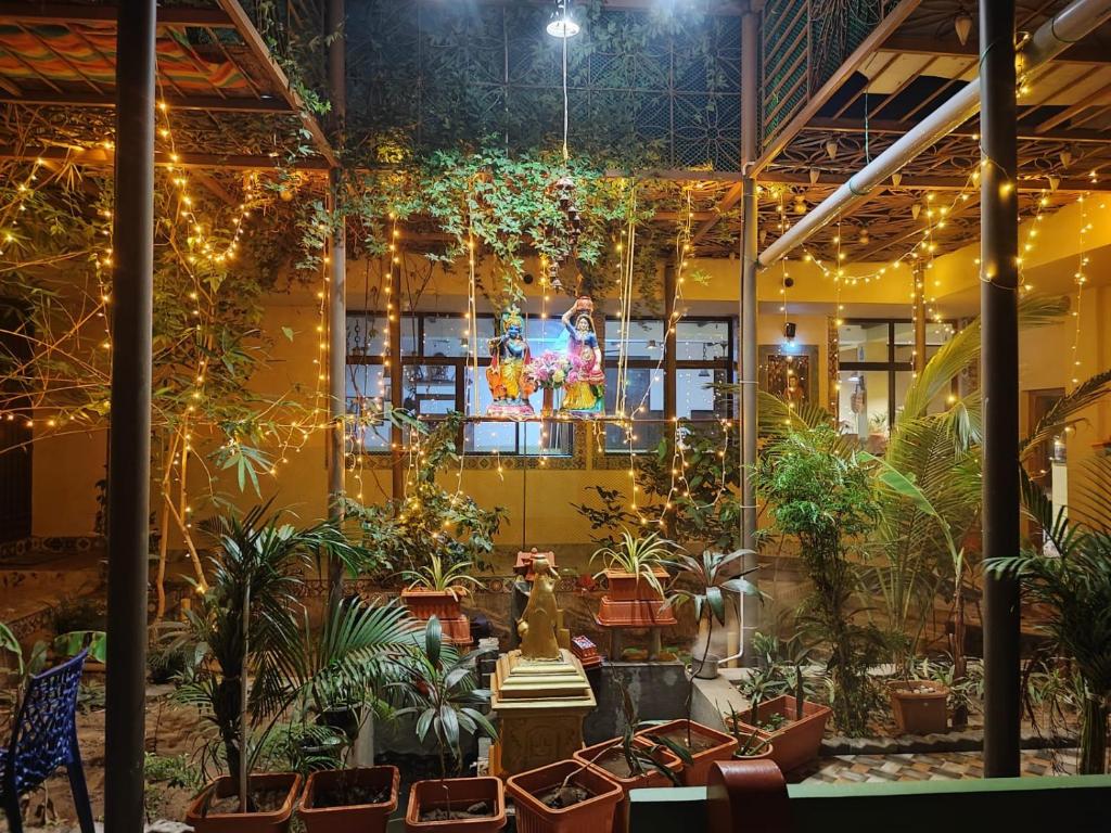 5. 칸마니 데비 나..