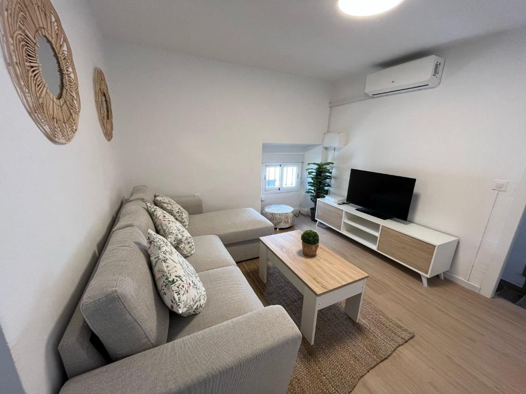 Centrally located apartment with terrace - 3
