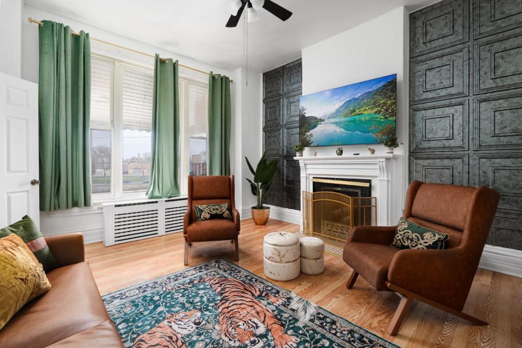 Dwntn 10mins and Sleeps 10 in Vintage and Free Parking, Chicago