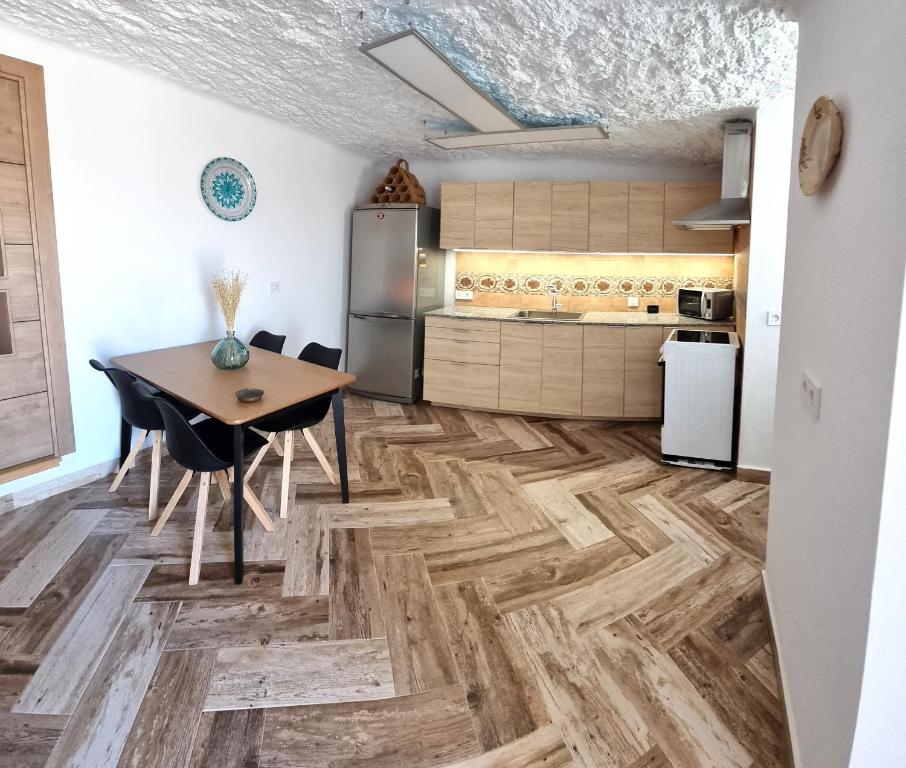 La Petite Chaouen de Galera의 월풀 욕조가 있는 욕실