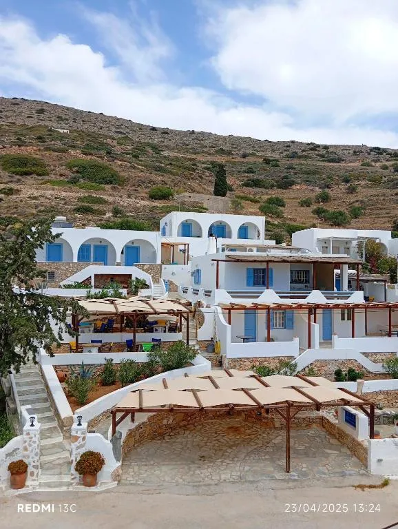 Lucas B Panorama, hotel in Síkinos