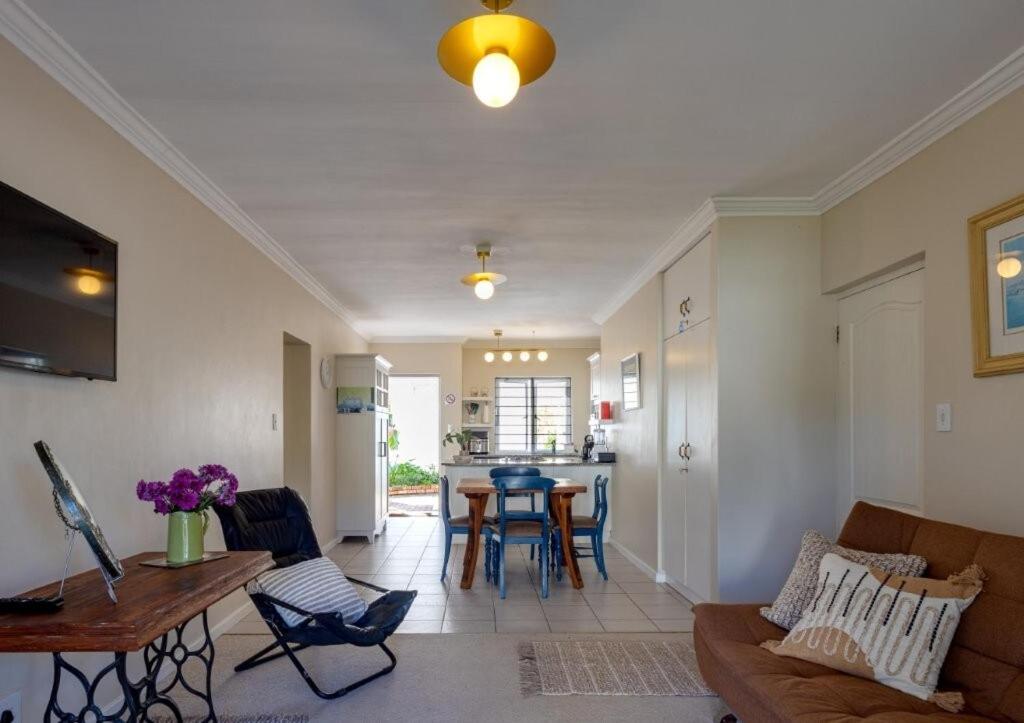 Whale - a - While, Hermanus