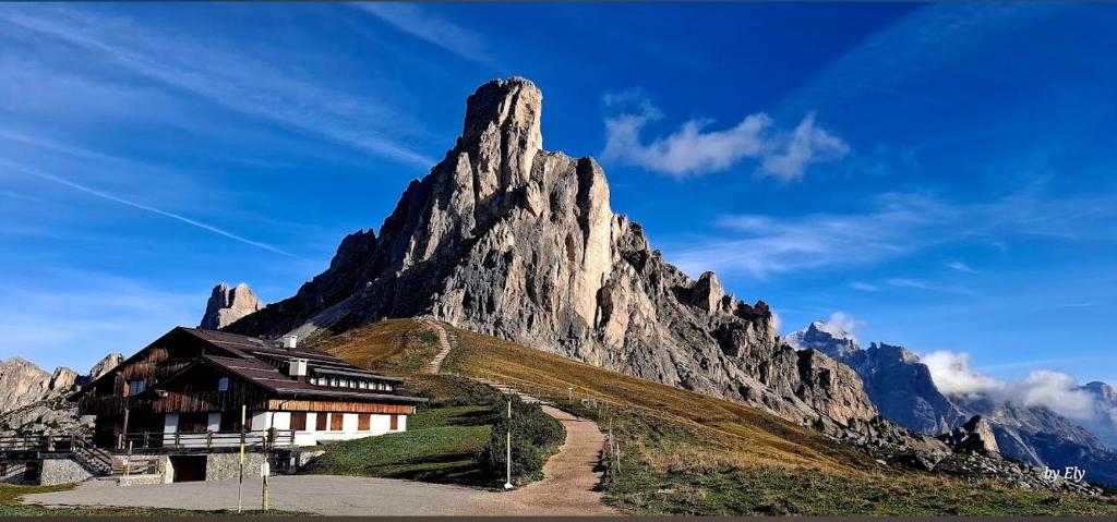 Esperienza Unica al Passo Giau - Appartamento con Vista Panoramica - 2