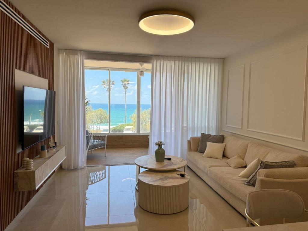 Blue Horizon Netanya, Netanya