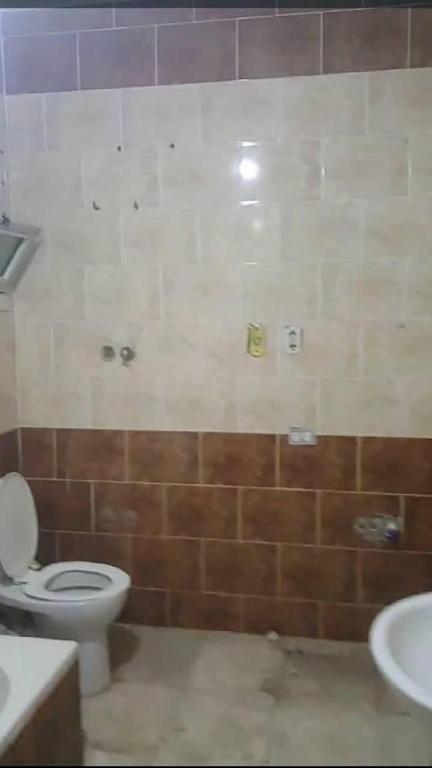 77 apartment, Abū aş Şalīḩ