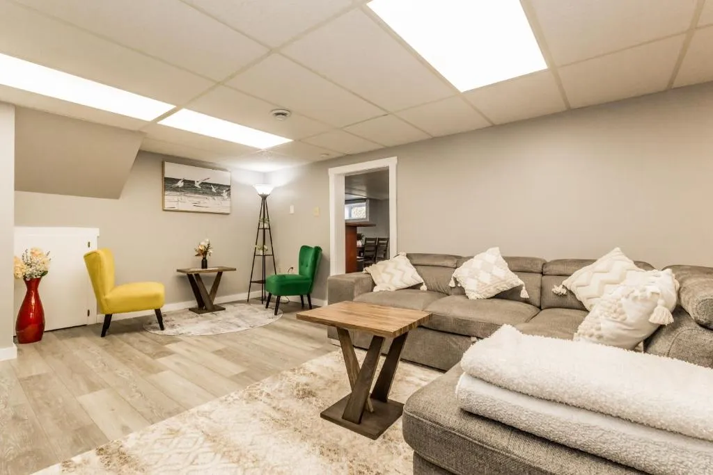 Sweet Blossom Place, hotel in Kentville