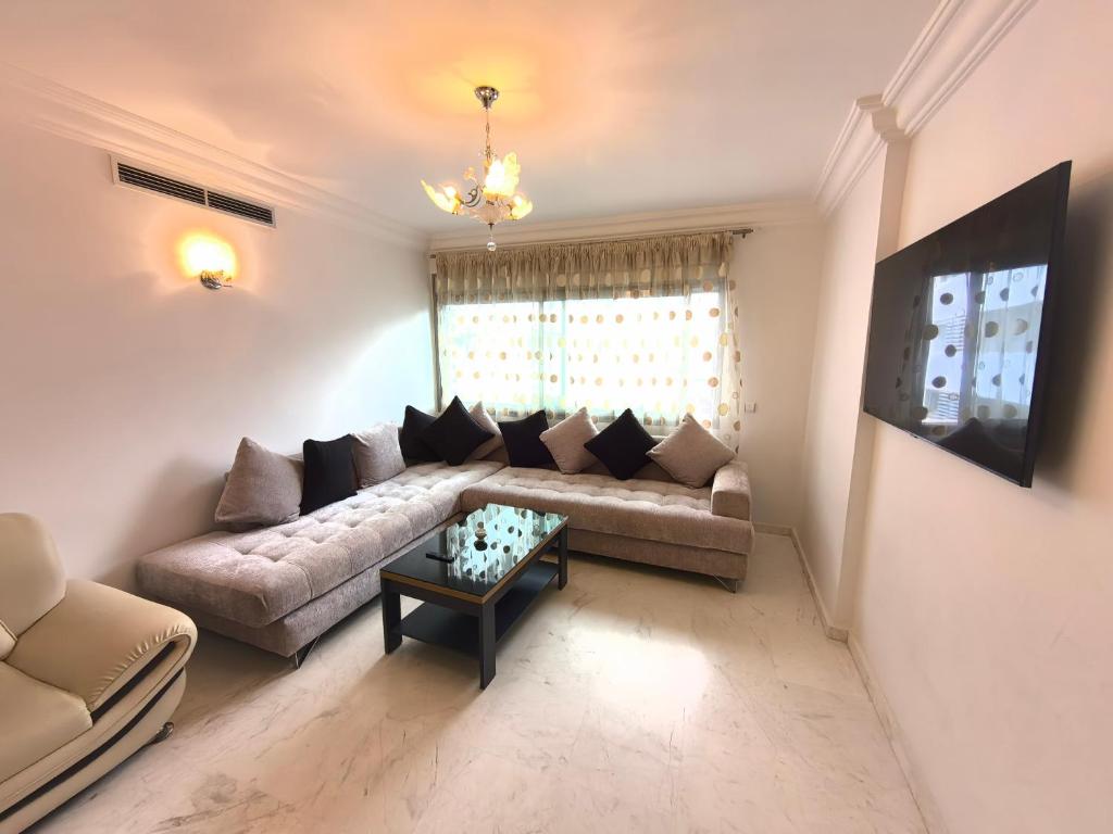 Shared lounge/TV area