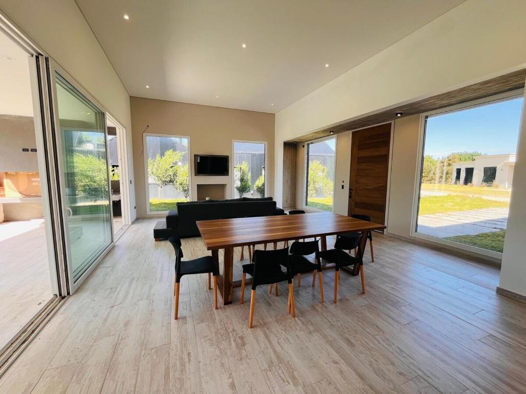 Costa Esmeralda 4 Dorm,4 Baños,10 perso, pileta - 4