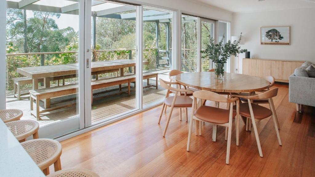 Forest Hideaway, Red Hill South