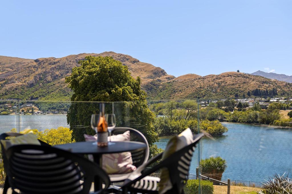 Homestead Retreat - 2 Bedroom - Lake View, Queenstown