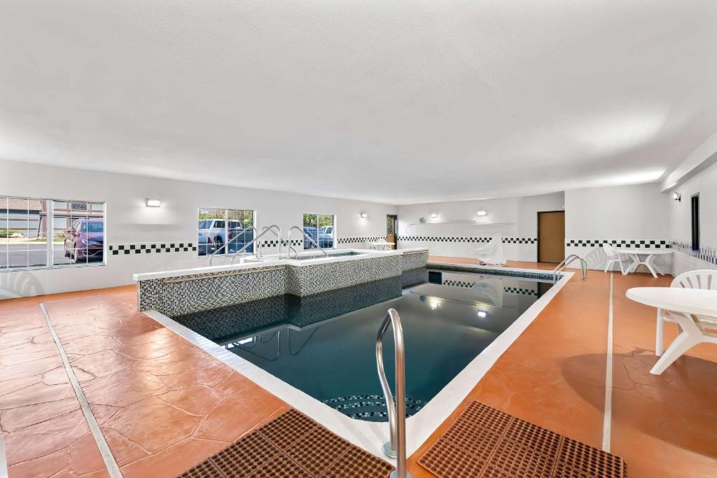 Country Inn & Suites by Radisson, Topeka West, KS 호텔 이미지 2