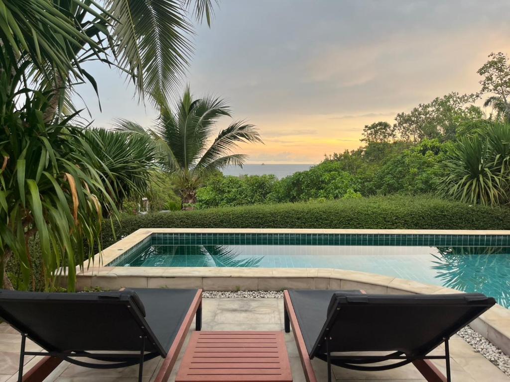 Baan Phukhao, Klong Muang pláž