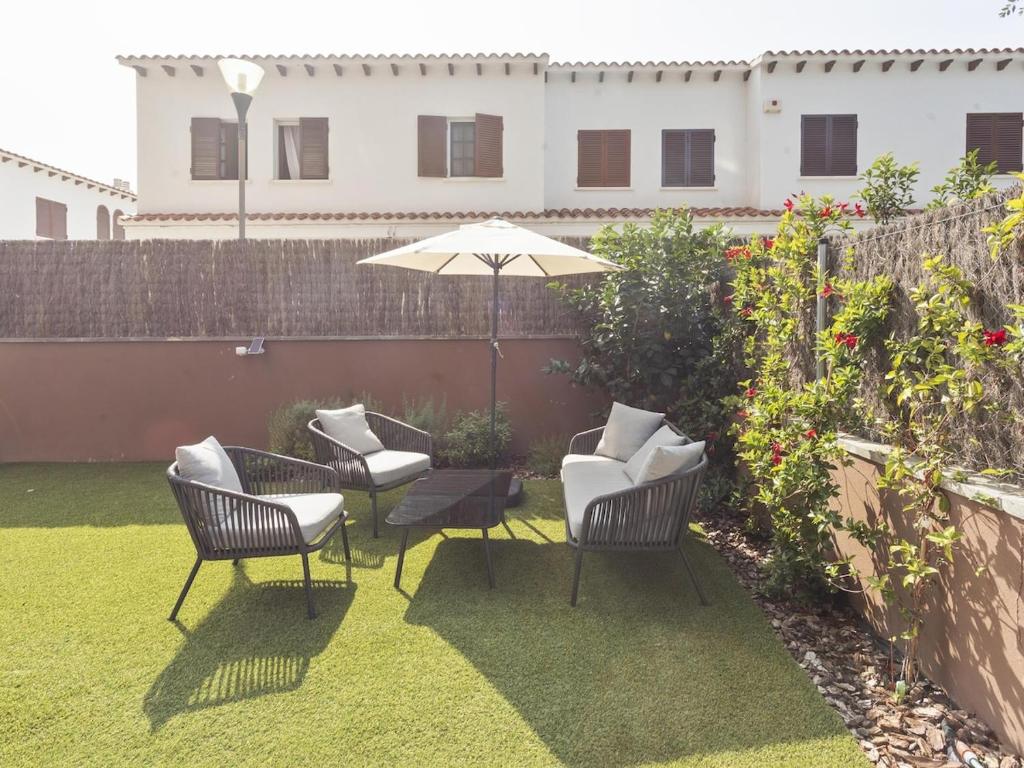 Precioso apartamento con terraza y piscina - 4