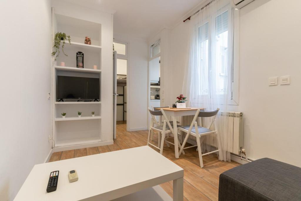 Cozy renovated -2Bedrooms 1Bathroom-Malasaña - 2