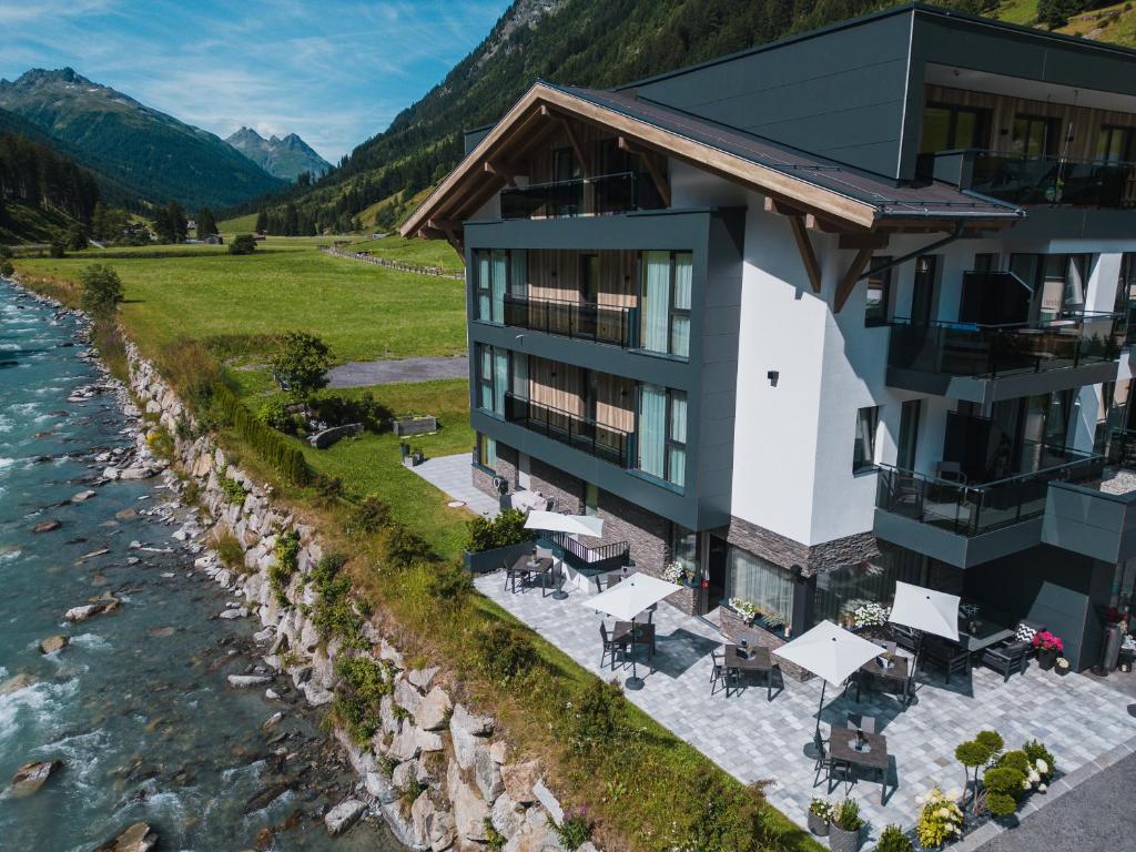 Hotel Modern Mountain - 3