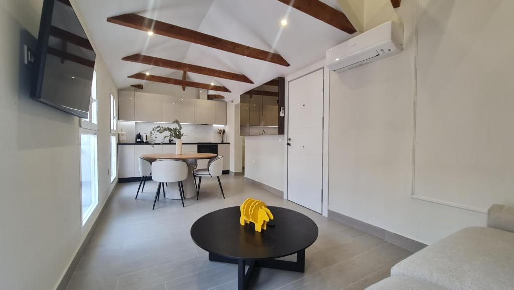 Navas PentHouse 301 By Florentia Homes, Granada