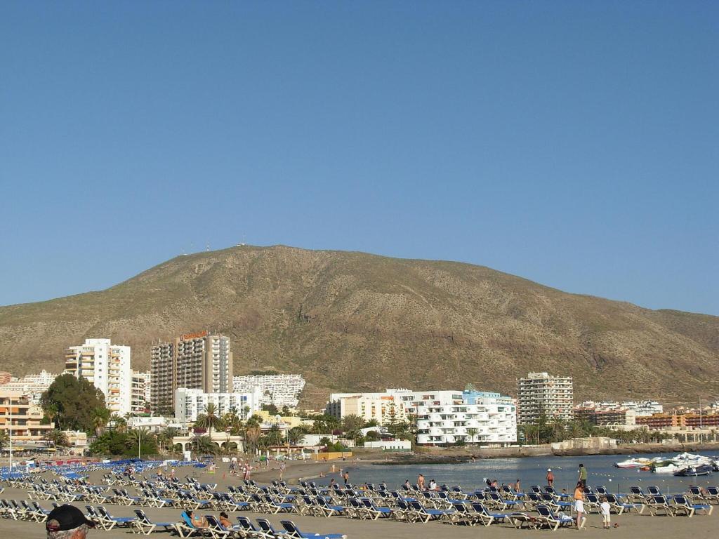 Amazing 3-bedroom apartment. Pool and sea view! - 3