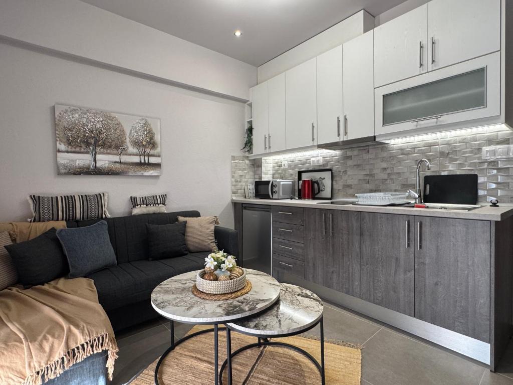 Celine by Stella, Limenas