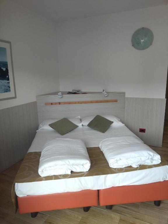 Hotel Sole Malcesine — Hotel rooms in Malcesine, Veneto