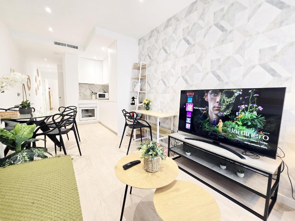 AA Guest - Biznaga Beach Center Eco Apartment, Fuengirola