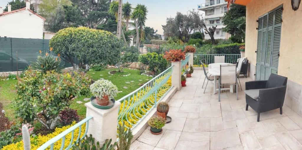 Maison accueillante à Saint-Laurent-du-Var avec jardin - 3