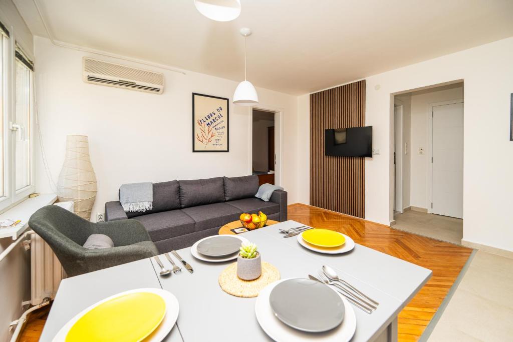 Modern 1 BDR with Balcony - 5