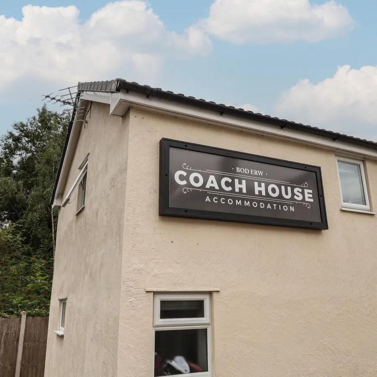 Coach House 2, St Asaph