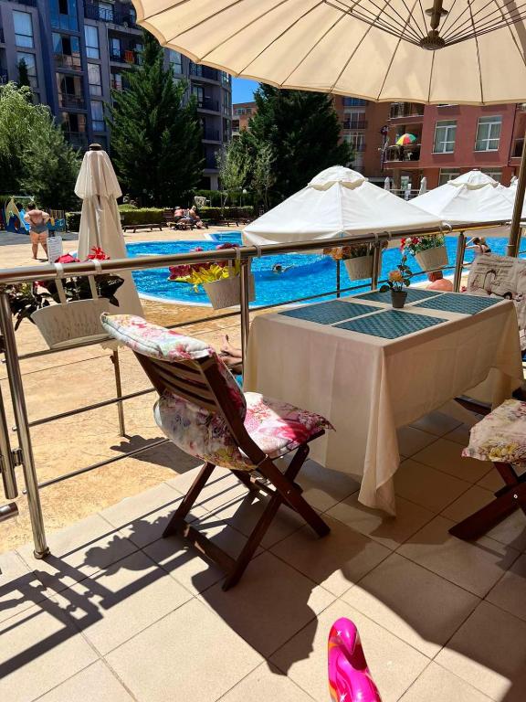 Rainbow 2 studio 6, Slunečné pobřeží