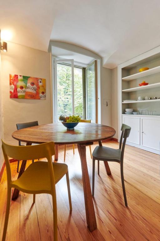 Cozy City Escape - Stylish & Renovated - 3