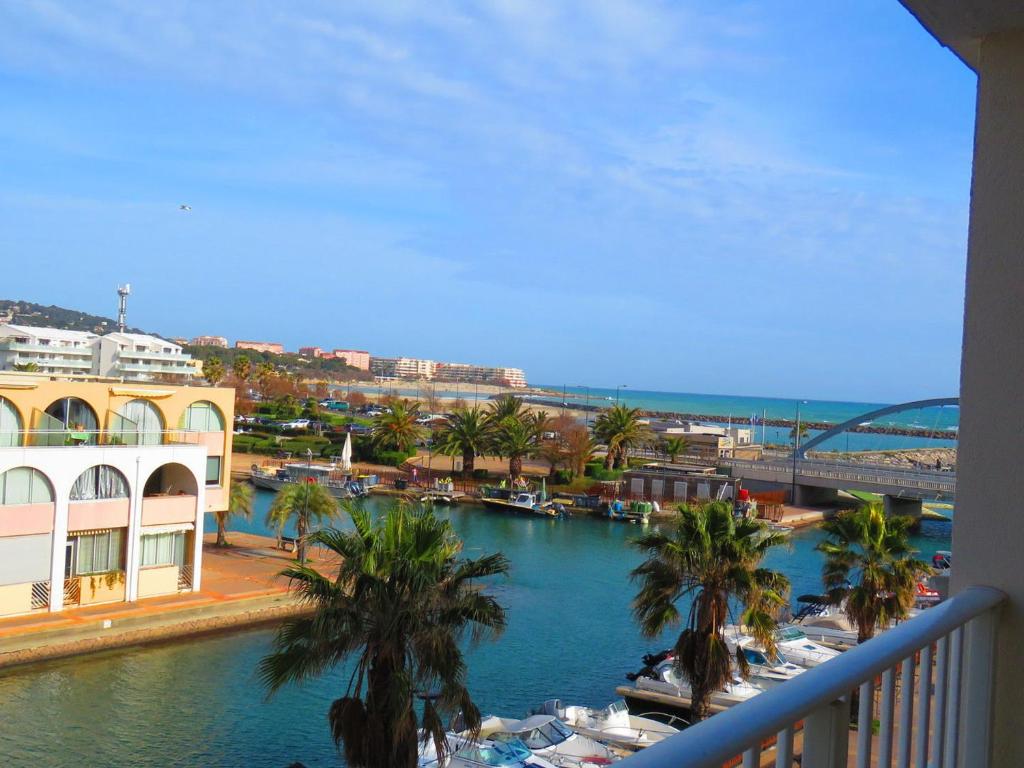 Charmant T2 à Sète avec Loggia et Parking - FR-1-472-123, Sète