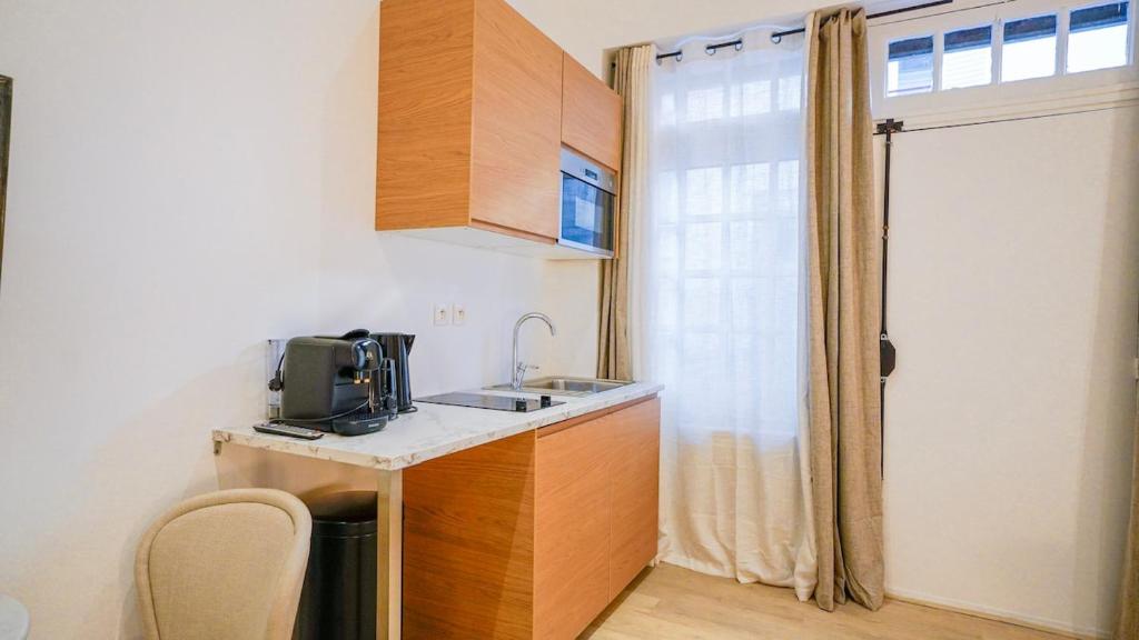 Modern Luxury Apartment Style & Serenity - 3
