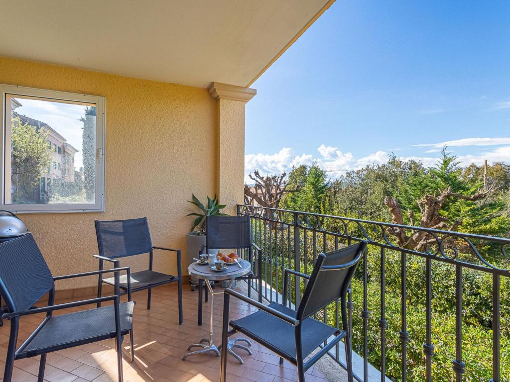Apartment Le Clos Sainte Anne-2 by Interhome - 4