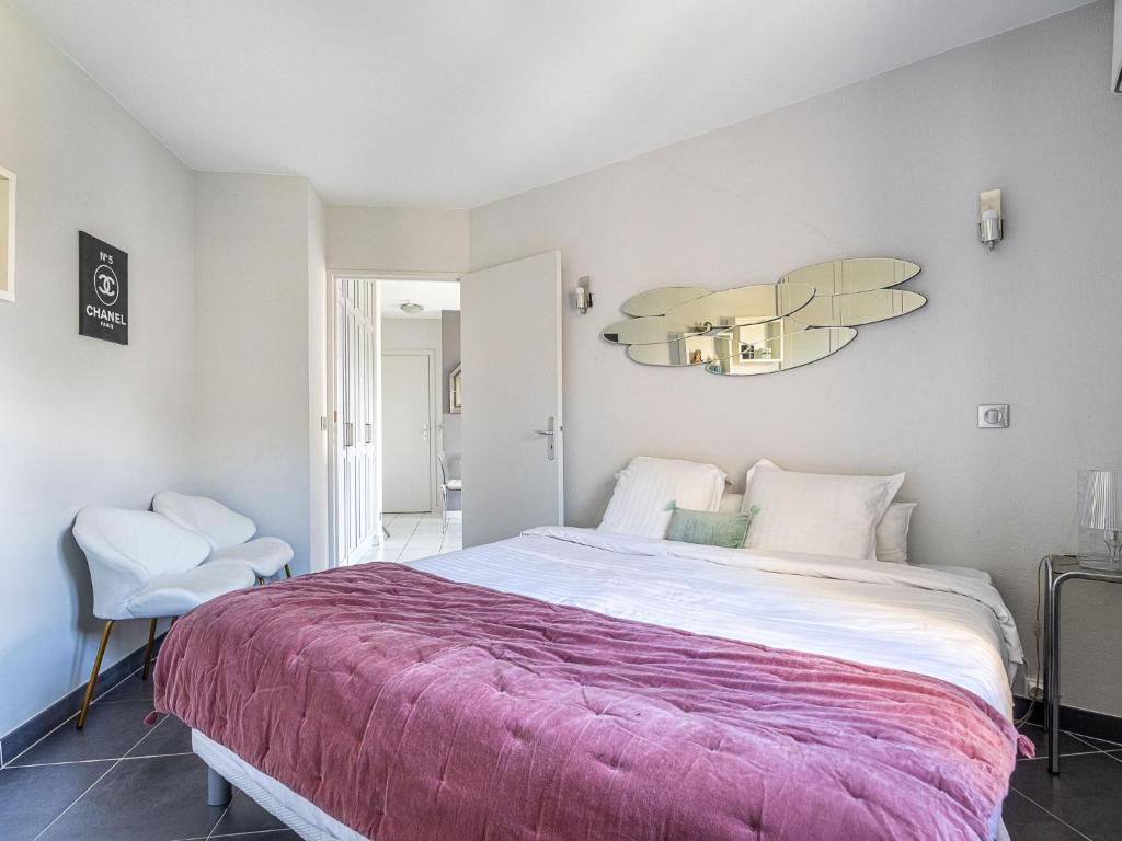 Apartment Le Clos Sainte Anne-2 by Interhome - 3