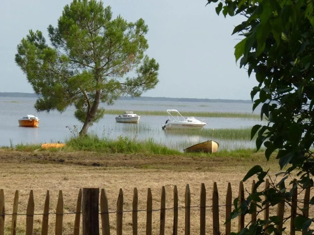 Villa MARGUERITE, hotel in Lacanau