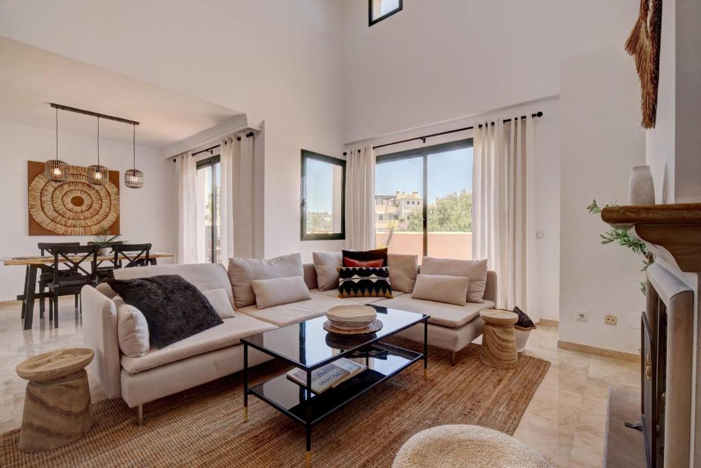 Santa Maria Elviria Golf Penthouse With Large Private Terrace and Sea Views -029 - 1
