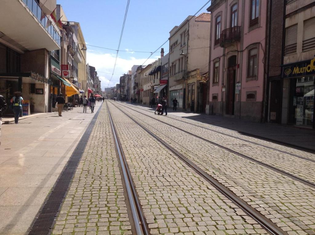 Surrounding environment, O Sardinhas in Porto