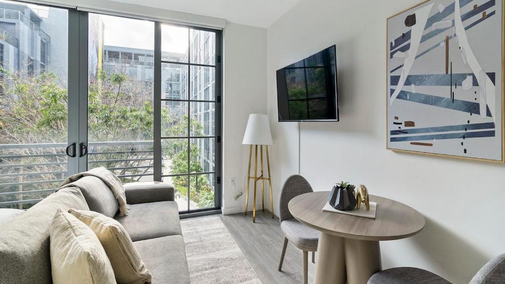 The Juliet Vibe 8693, Miami