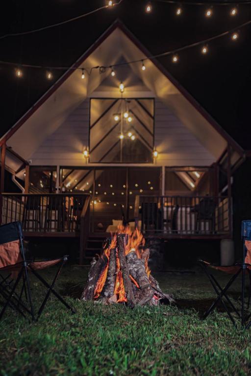 Chalet IsaKaEla Volcán Turrialba and Views with charming gardens, Turrialba